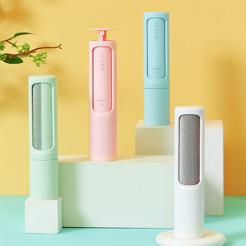 Reusable pet-hair removal brush, supplier reference photograph